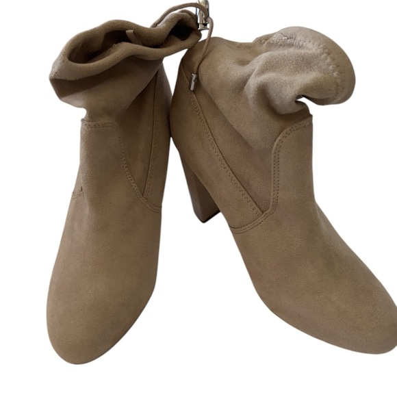 Express Women's Tan Faux Suede Block Heeled Ankle Sock Bootie Boho Boots size 8 - Picture 1 of 16